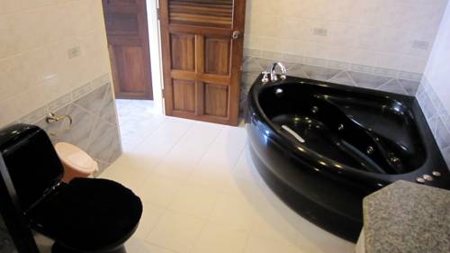 Imagen de la habitación del Hotel Yensabai Condotel. Foto 11