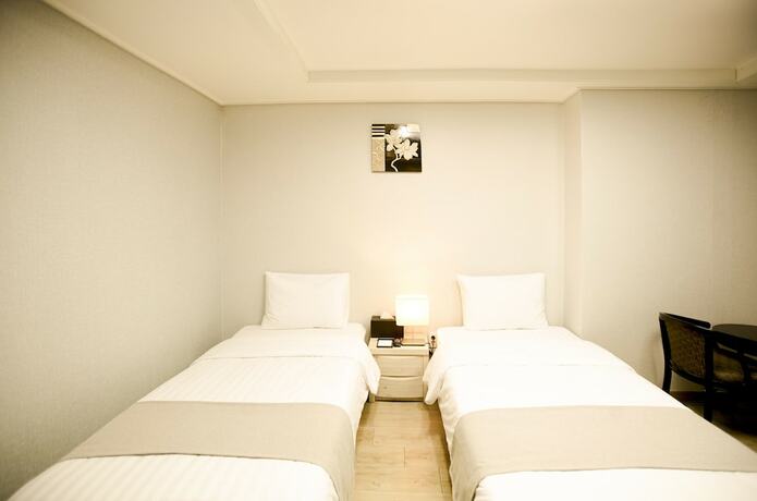 Imagen de la habitación del Hotel Yeongdeungpo Vip. Foto 19