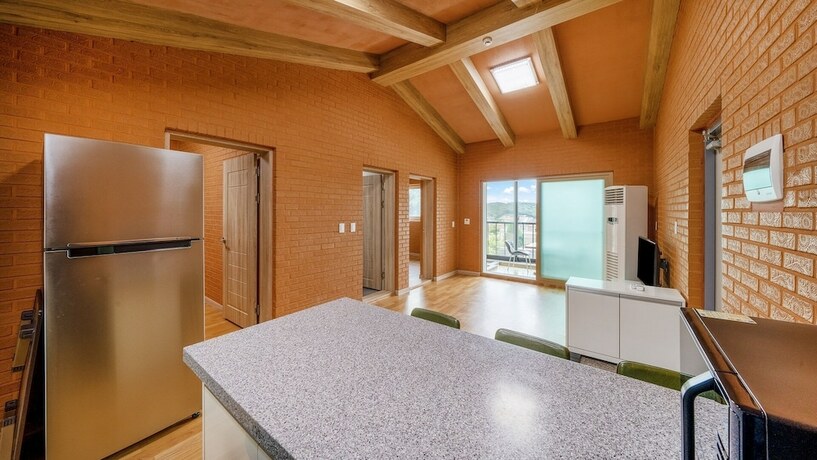 Imagen de la habitación del Hotel Yeongheungdo J Pension. Foto 16