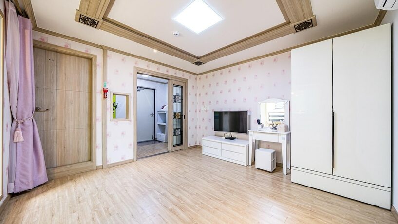 Imagen general del Hotel Yeongheungdo J Pension. Foto 7