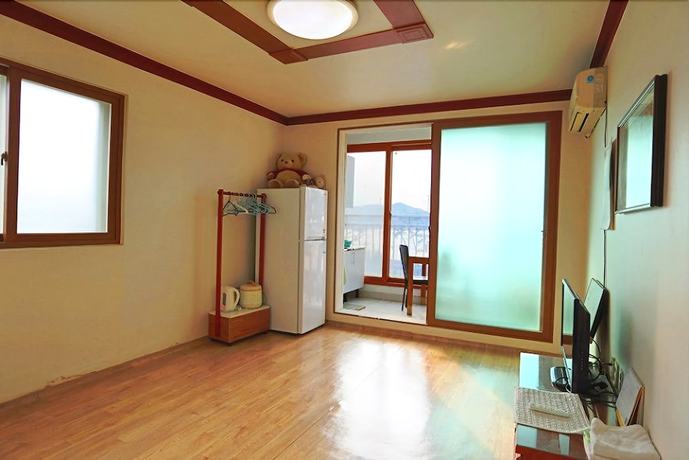 Imagen de la habitación del Hotel Yeongheungdo Seayard Pension. Foto 8