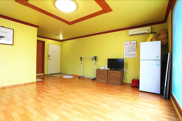 Imagen de la habitación del Hotel Yeongheungdo Seayard Pension. Foto 9