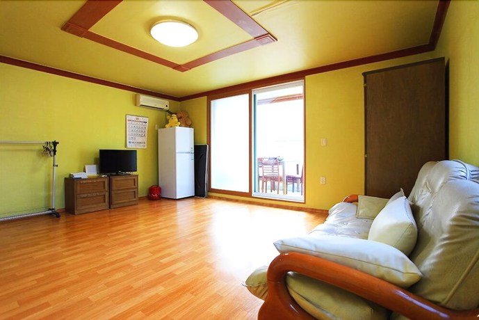 Imagen de la habitación del Hotel Yeongheungdo Seayard Pension. Foto 16