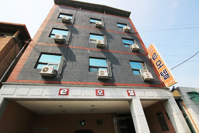Imagen general del Hotel Yeongju E. Foto 3