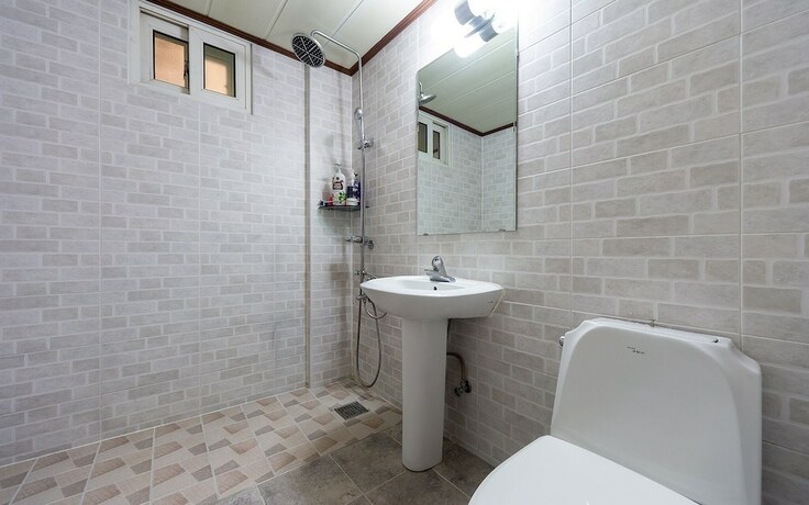 Imagen de la habitación del Hotel Yeongju E. Foto 11