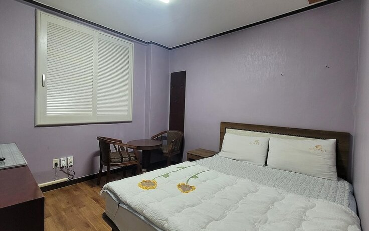 Imagen de la habitación del Hotel Yeongju E. Foto 13