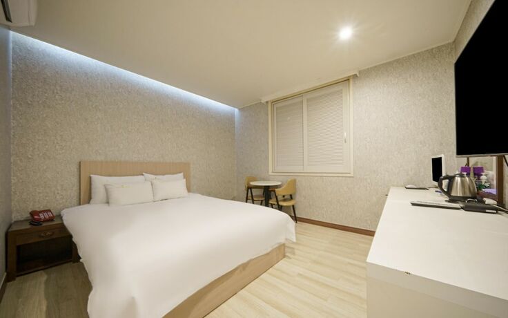Imagen de la habitación del Hotel Yeongju Wiz. Foto 19