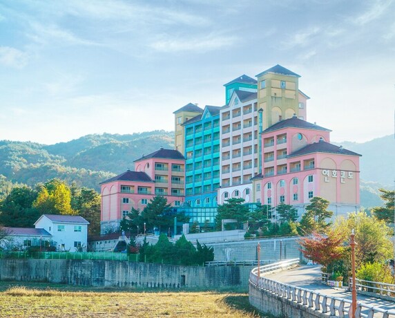 Imagen general del Hotel Yeonho Resort. Foto 1