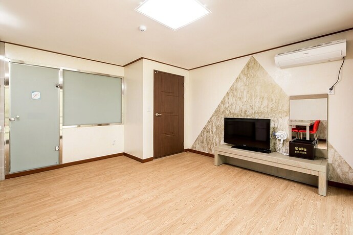 Imagen de la habitación del Hotel Yeoninsan Hot Spring Resort. Foto 15