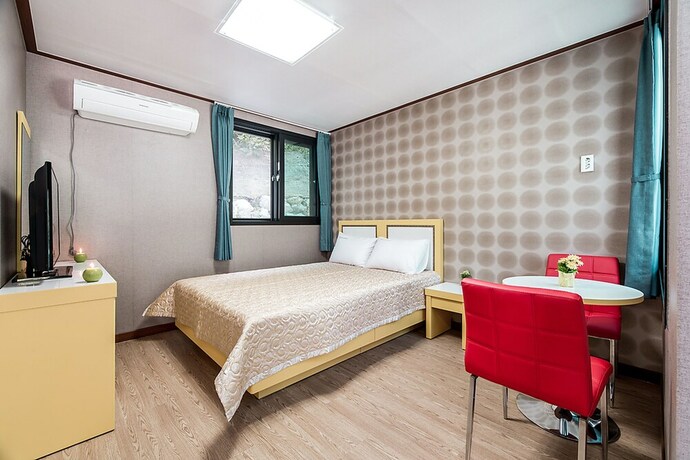 Imagen de la habitación del Hotel Yeoninsan Hot Spring Resort. Foto 35