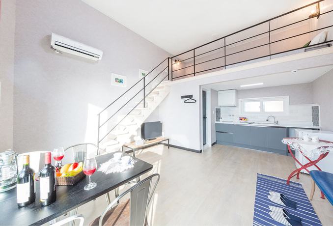 Imagen de la habitación del Hotel Yeosu Ggotnal Pension. Foto 5