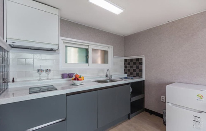 Imagen de la habitación del Hotel Yeosu Ggotnal Pension. Foto 9