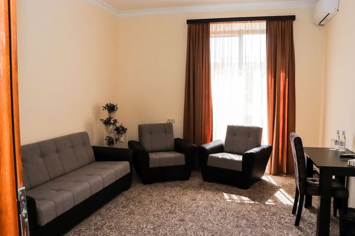 Imagen de la habitación del Hotel Yerevan Centre. Foto 10