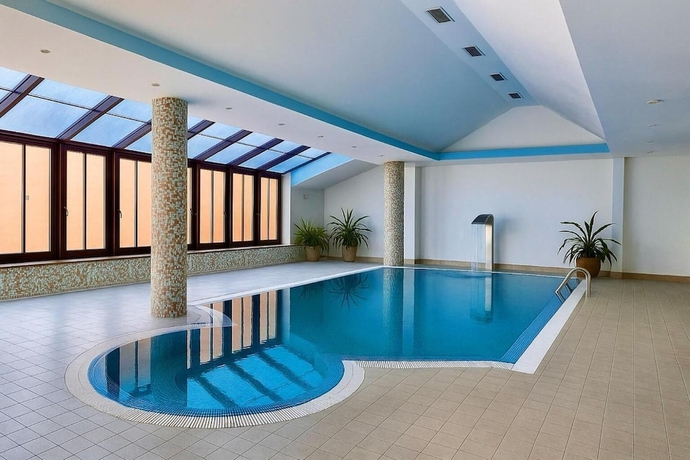 Imagen de la piscina del Hotel Yerevan Resident. Foto 10