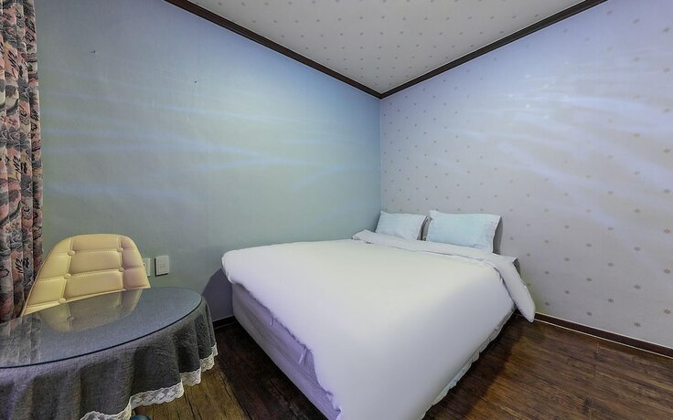 Imagen de la habitación del Hotel Yesan Shinwon Parktel. Foto 14