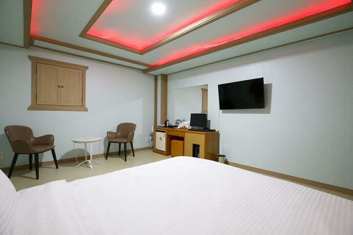 Imagen de la habitación del Hotel Yesan Spatel. Foto 33
