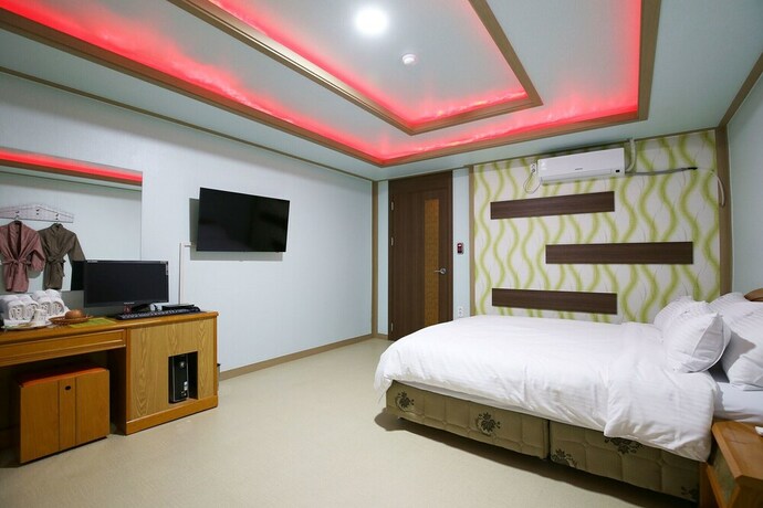 Imagen de la habitación del Hotel Yesan Spatel. Foto 34