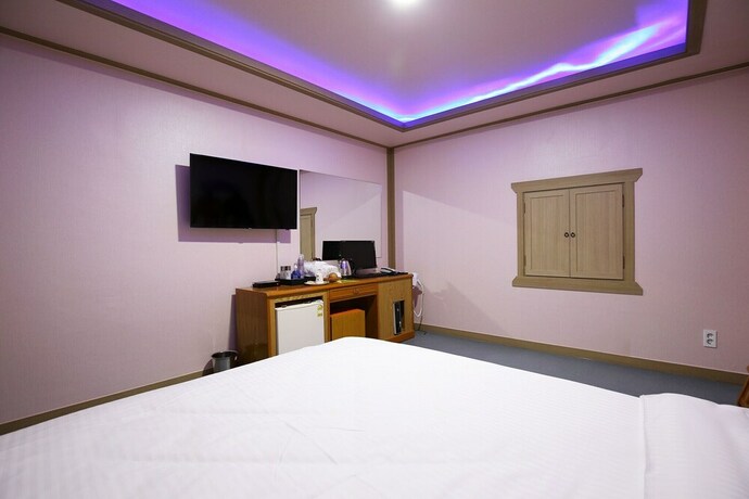 Imagen de la habitación del Hotel Yesan Spatel. Foto 37