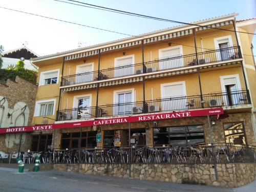 Imagen de la habitación del Hotel Yeste. Foto 2