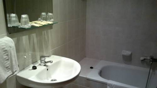 Imagen de la habitación del Hotel Yeste. Foto 4