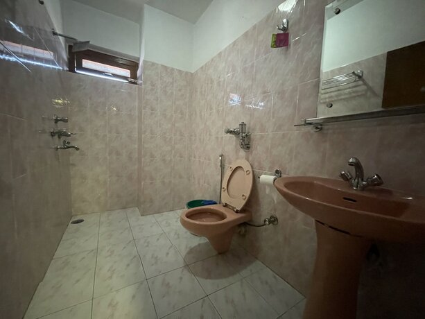 Imagen general del Hotel Yeti, Kaeharihawa. Foto 10