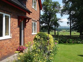 Imagen de los exteriores del Hotel Yew Tree Farm. Foto 7