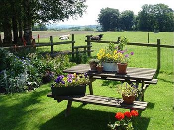 Imagen de los exteriores del Hotel Yew Tree Farm. Foto 9