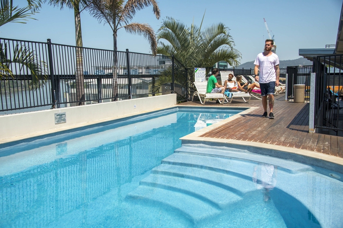 Imagen de la piscina del Hotel Yha Brisbane City. Foto 14