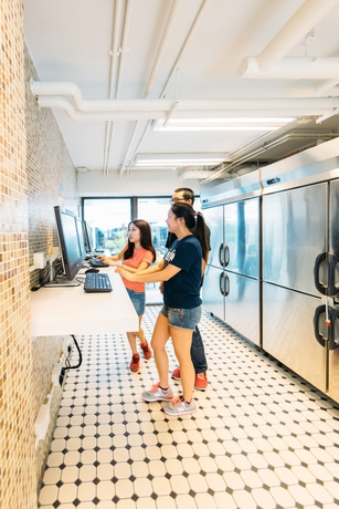 Imagen de los interiores del Hotel Yha Mei Ho House Youth Hostel. Foto 9