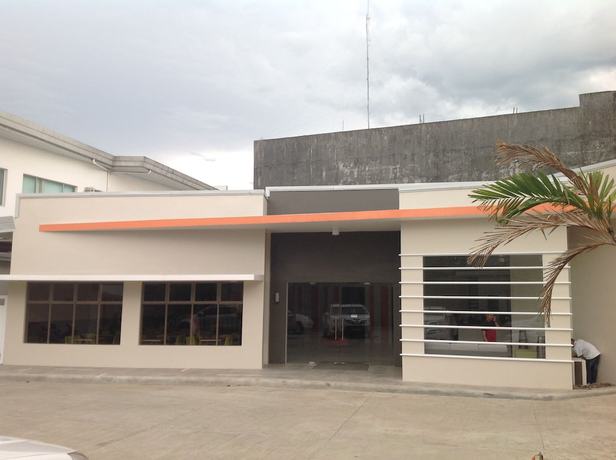 Imagen de los exteriores del Hotel Yhotel. Foto 13