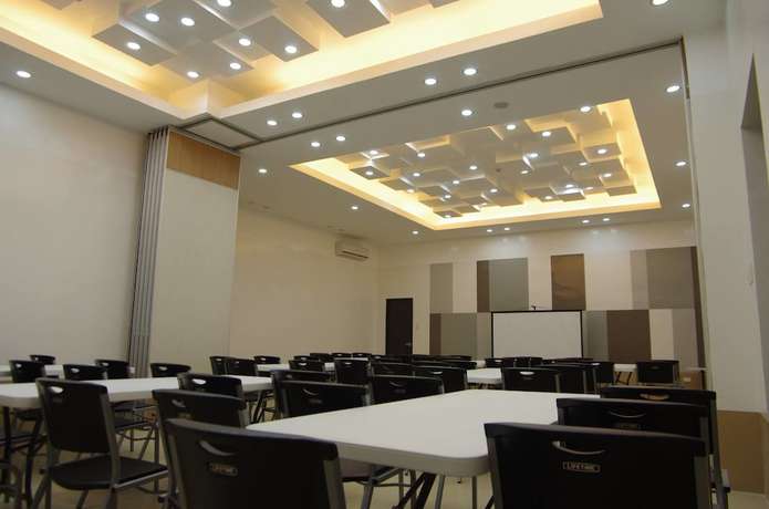 Imagen de los interiores del Hotel Yhotel. Foto 19