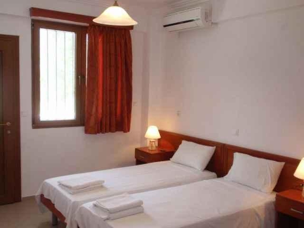 Imagen general del Hotel Yianetta Complex. Foto 13