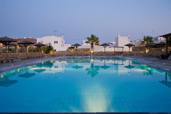 Imagen de la piscina del Hotel Yiannaki. Foto 10