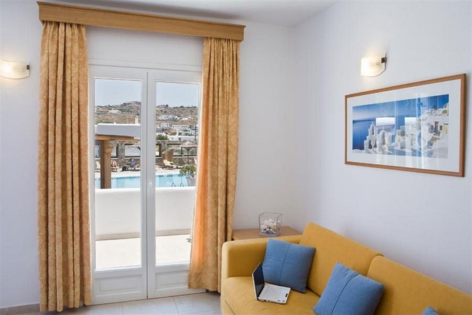 Imagen de los interiores del Hotel Yiannaki. Foto 8