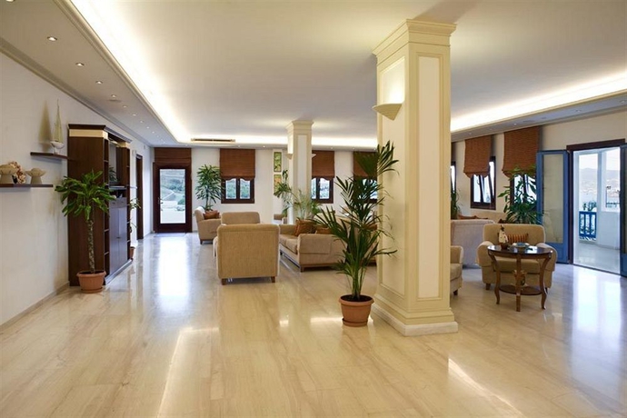 Imagen de los interiores del Hotel Yiannaki. Foto 9