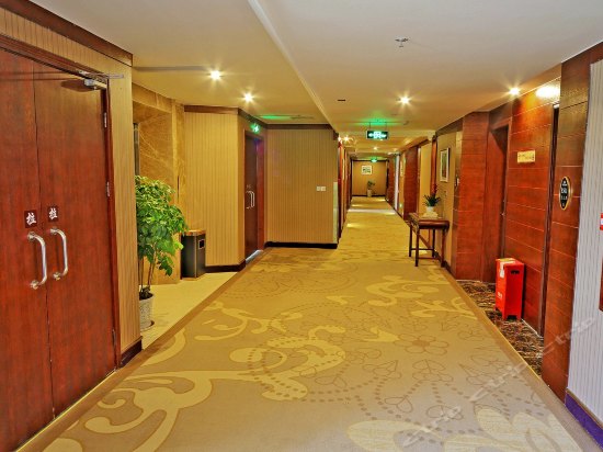 Imagen de los interiores del Hotel Yijia International. Foto 7