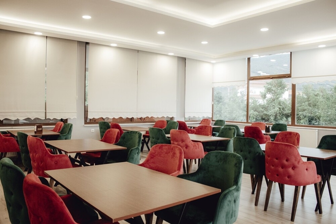 Imagen del bar/restaurante del Hotel Yilgin Otel. Foto 3