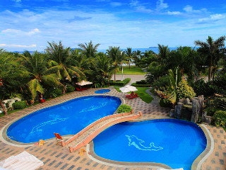 Imagen de la piscina del Hotel Yin Yun Seaview Resort. Foto 12