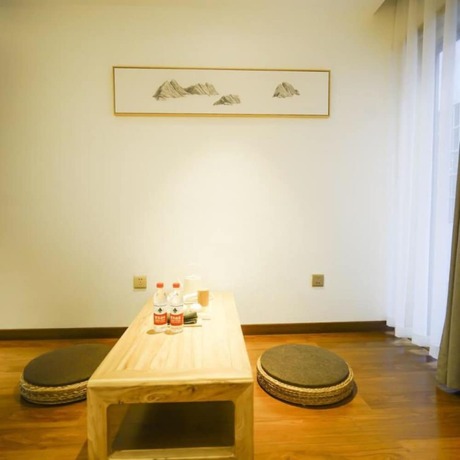 Imagen general del Hotel Yinlu Bedroom Fenghuang Hongqiao Shop. Foto 2