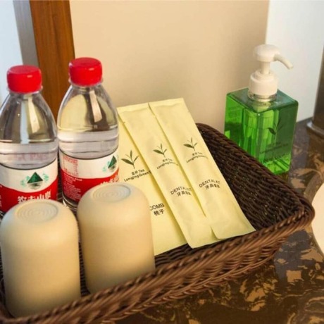 Imagen general del Hotel Yinlu Bedroom Fenghuang Hongqiao Shop. Foto 10