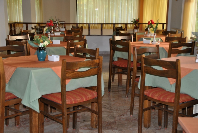Imagen del bar/restaurante del Hotel Yiorgos. Foto 4