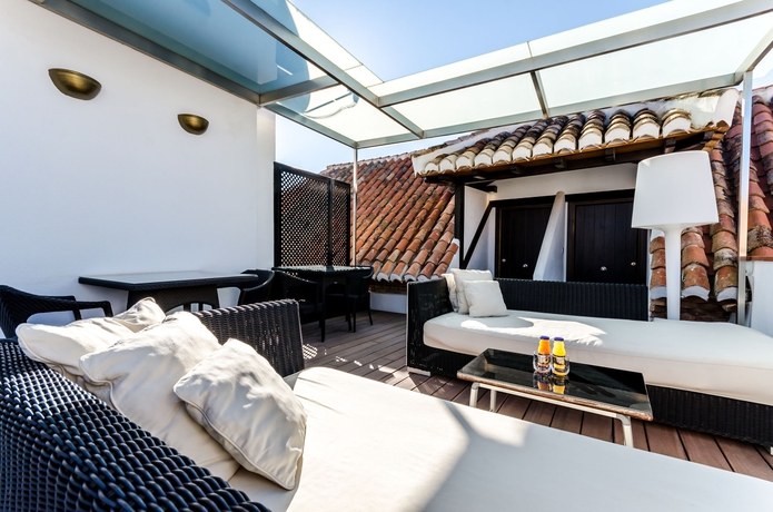 Imagen de los exteriores del Hotel Yit Abentofail. Foto 12