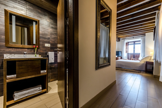 Imagen de la habitación del Hotel Yit Abentofail. Foto 9