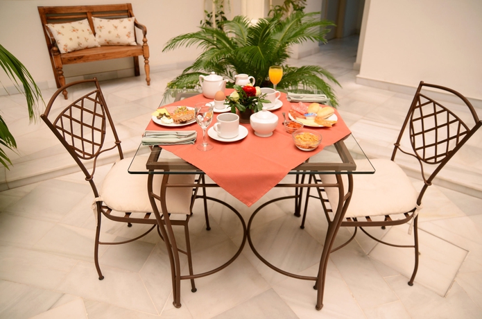 Imagen del bar/restaurante del Hotel Yit Casa Grande. Foto 4