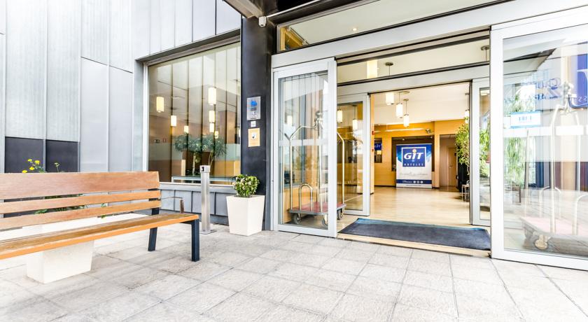 Imagen de los exteriores del Hotel Yit Ciudad De Zaragoza. Foto 8