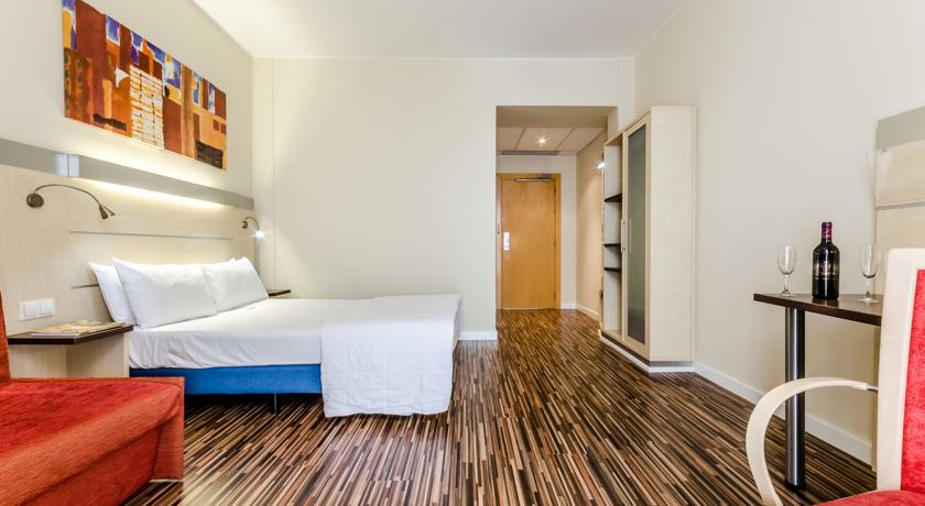Imagen de la habitación del Hotel Yit Ciudad De Zaragoza. Foto 4