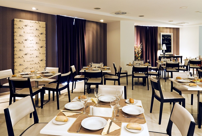 Imagen del bar/restaurante del Hotel Yit Vía Sevilla Mairena. Foto 5