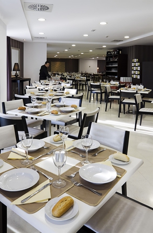 Imagen del bar/restaurante del Hotel Yit Vía Sevilla Mairena. Foto 6