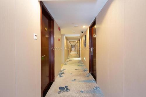 Imagen general del Hotel Yiwu Baiheng. Foto 6