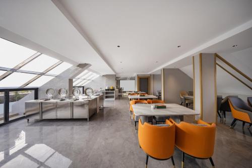 Imagen general del Hotel Yiwu WanYue International Holiday Inn. Foto 9